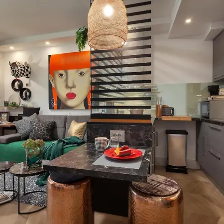 Boutique Hedonist Apartment Makarska