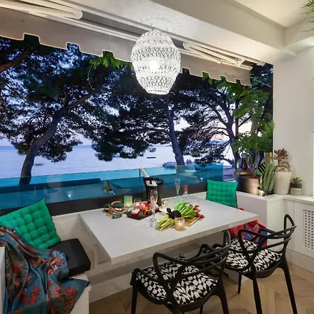 Boutique Hedonist Apartment Makarska
